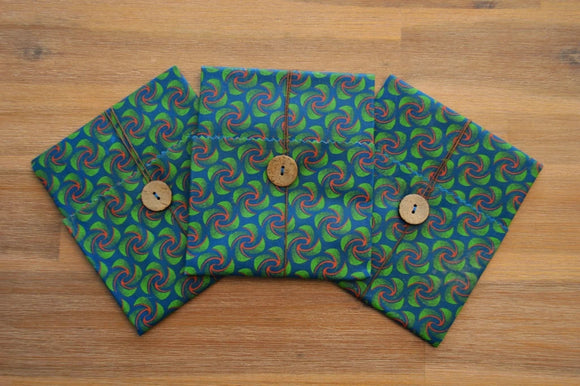 Beeswax wraps are reusable food wraps or sandwich bags, the eco-friendly alternative to single use plastic wraps and bags. Suitable for food storage.