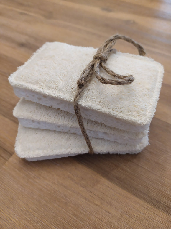 The Odd Pod biodegradable loofah sponge is made from 100% plant loofah and 100% cellulose.  A natural alternative to kitchen sponges.