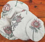 Lovely protea dish cover set, keeping your dishes and bowls covered in style when either on the table or in the fridge. The dish cover set makes an ideal gift.